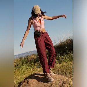 Free People Mesmerize Me solid pant L Acai Cargo Pant